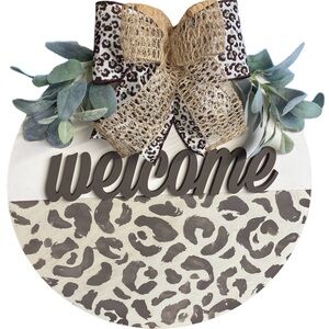 Leapard print welcome wood door hanger